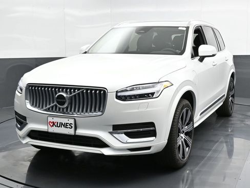 New 2025 Volvo XC90 T8 Core w/ Protection Package Premier image 6