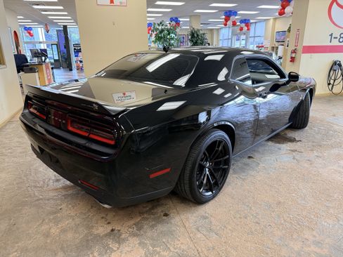 Used 2022 Dodge Challenger R/T Scat Pack w/ Dynamics Package RWD image 13
