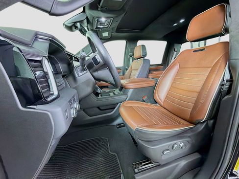 Used 2024 GMC Sierra 2500 Denali Ultimate image 13