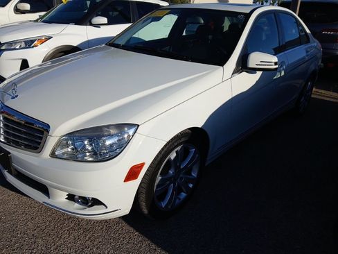 Used 2011 Mercedes-Benz C 300 4MATIC Sedan image 1