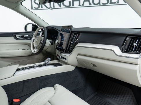 New 2026 Volvo XC60 T8 Ultra w/ Protection Package Premier image 21