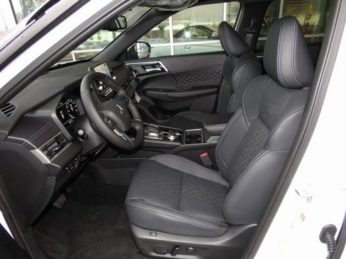 New 2025 Mitsubishi Outlander SEL Black Edition image 15