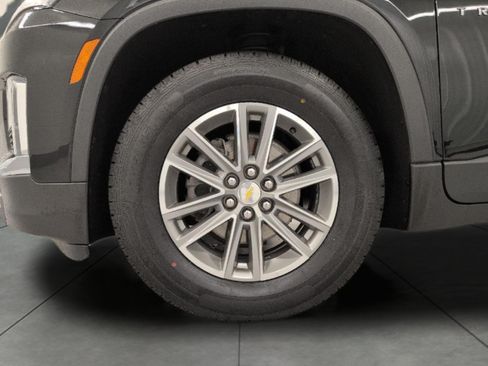 Used 2023 Chevrolet Traverse LT AWD/4WD image 3
