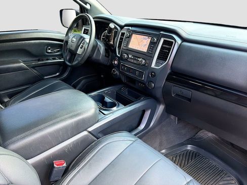 Used 2019 Nissan Titan SV w/ SV Convenience Package AWD/4WD image 32