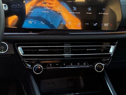 New 2026 Chevrolet Traverse Z71 w/ Enhanced Driving Package AWD/4WD image 29
