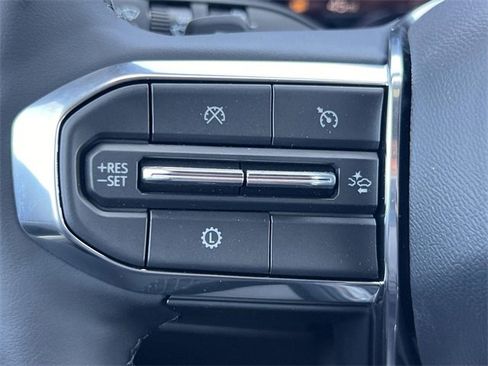 New 2025 GMC Acadia Elevation image 13