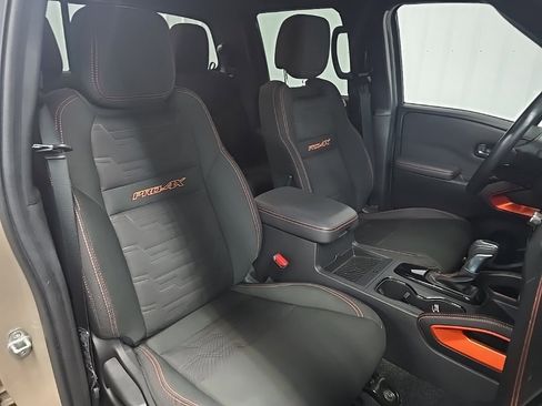 Used 2022 Nissan Frontier PRO-4X image 14