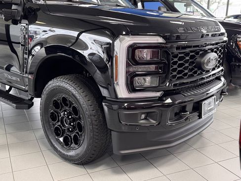 New 2026 Ford F250 Lariat w/ Black Appearance Package image 3