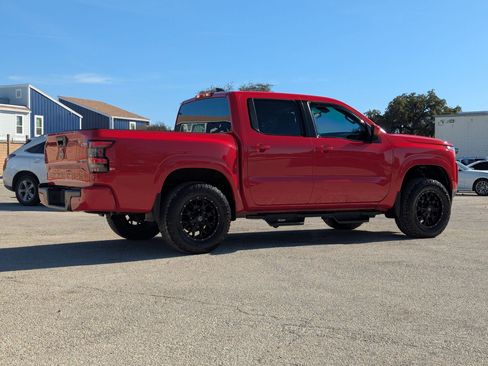 Used 2022 Nissan Frontier SV w/ Technology Package image 4