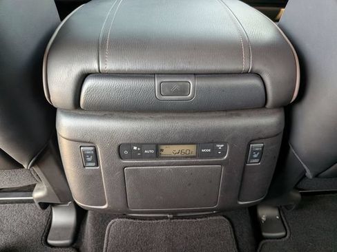 Used 2024 Nissan Armada Platinum w/ Captain's Chairs Package RWD image 37