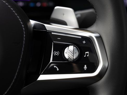 Used 2024 BMW 760i xDrive w/ Premium Package 2 image 29