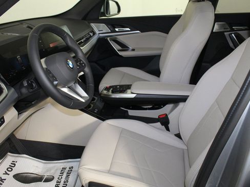 Used 2025 BMW X1 xDrive28i w/ Convenience Package image 4