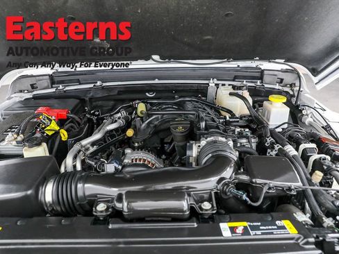 Used 2023 Jeep Gladiator Sport image 7