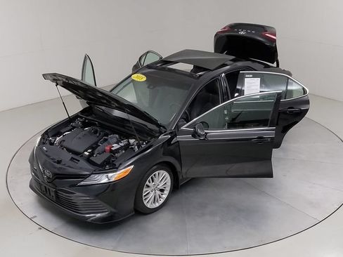 Used 2018 Toyota Camry XLE FWD image 56