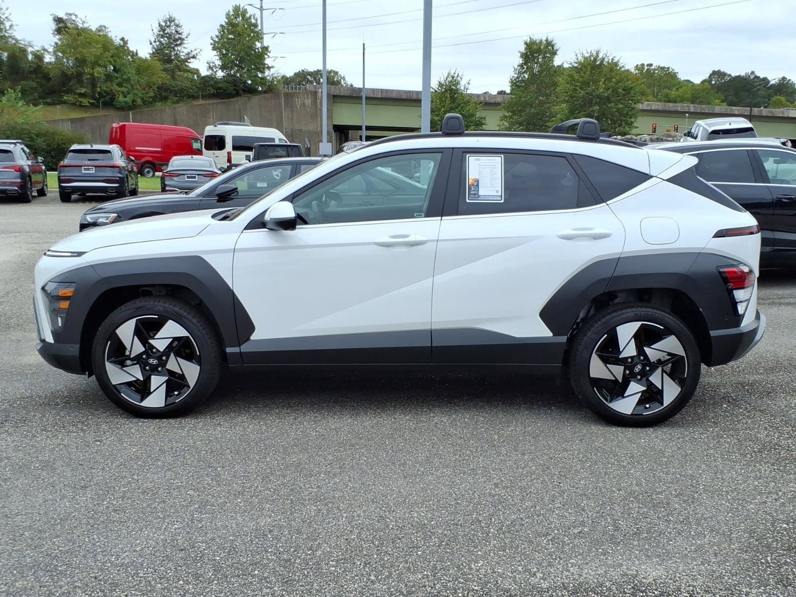 Used 2026 Hyundai Kona Limited AWD/4WD image 3