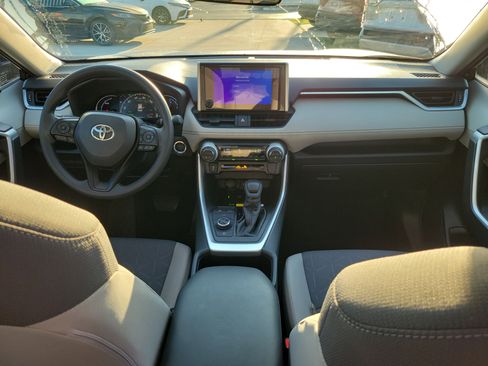 Used 2025 Toyota RAV4 XLE w/ Convenience Package image 16