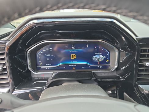 Used 2024 Chevrolet Silverado 1500 High Country w/ High Country Premium Package image 33