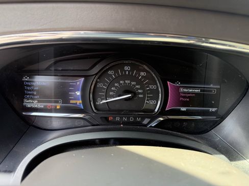Used 2016 Lincoln Navigator Reserve AWD/4WD image 16