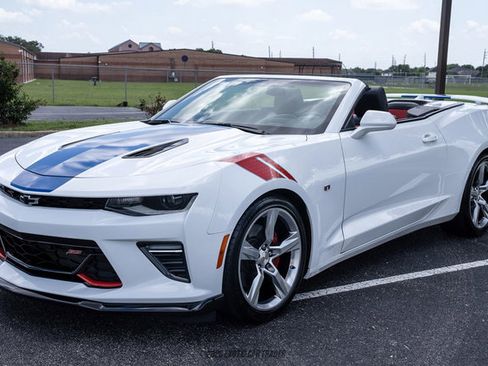 Used 2017 Chevrolet Camaro SS RWD image 14