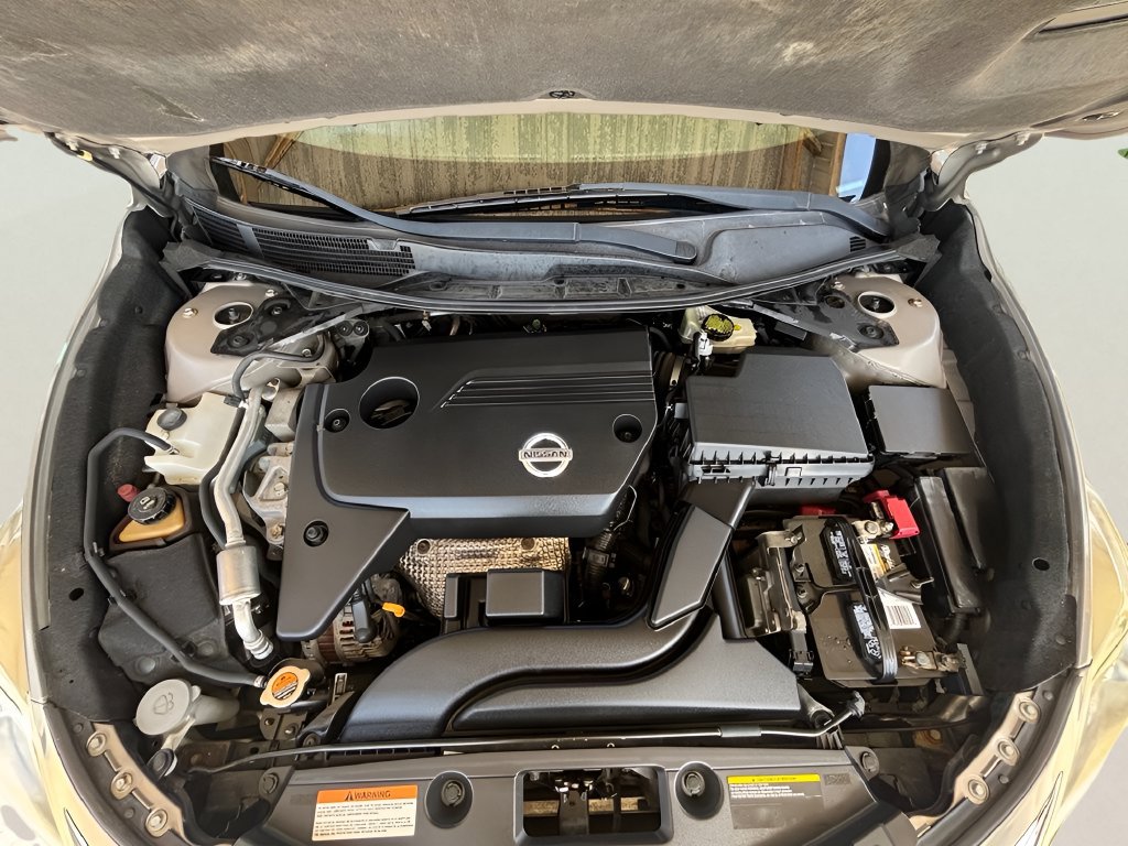 Used 2014 Nissan Altima 2.5 SV FWD image 38