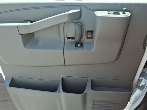 New 2026 Chevrolet Express 3500 Extended RWD image 13