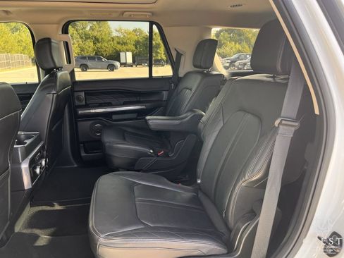 Used 2021 Ford Expedition Platinum RWD image 28