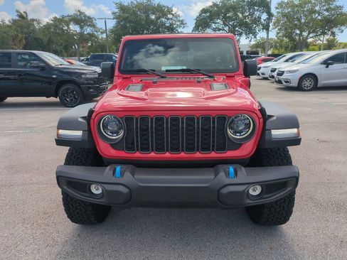 Used 2025 Jeep Wrangler Unlimited Rubicon 4xe w/ Convenience Group AWD/4WD image 4