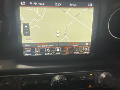Used 2022 Jeep Gladiator Overland w/ Popular Equipment Package AWD/4WD image 12