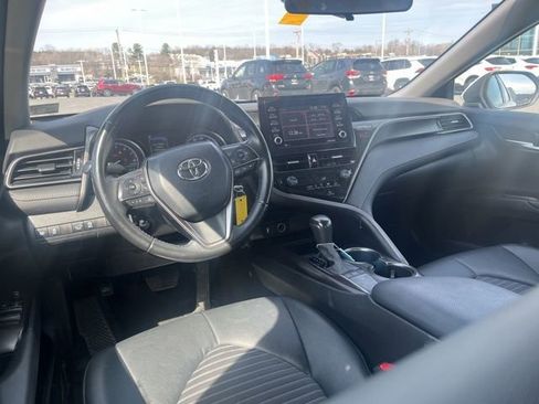 Used 2022 Toyota Camry SE image 11