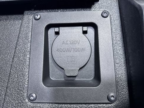 Used 2024 Toyota Tundra Platinum AWD/4WD image 7