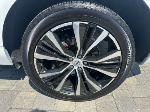 Used 2023 Volvo XC60 B5 Plus w/ Climate Package AWD/4WD image 29