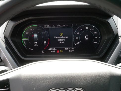 Used 2022 Audi Q4 e-tron Premium Plus w/ Premium Plus AWD/4WD image 21