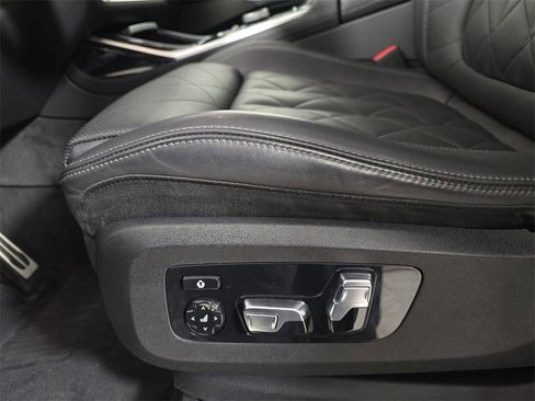 Certified 2023 BMW X7 xDrive40i w/ Executive Package image 30