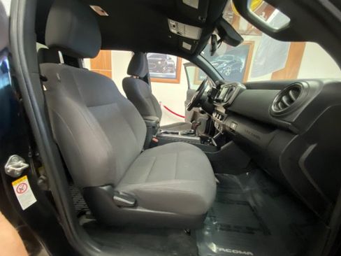 Used 2019 Toyota Tacoma TRD Sport w/ Technology Package RWD image 15