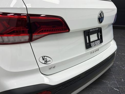 Used 2024 Volkswagen Taos SE image 34