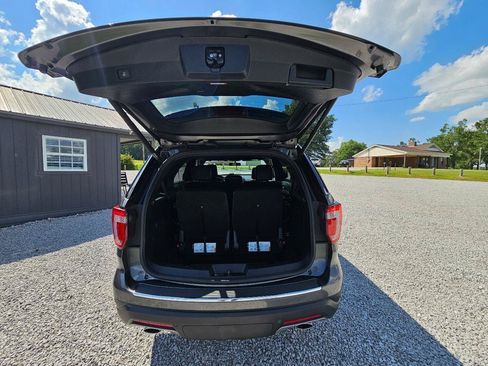 Used 2018 Ford Explorer XLT w/ Equipment Group 202A AWD/4WD image 25