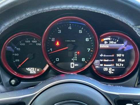 Used 2018 Porsche Macan AWD/4WD image 23