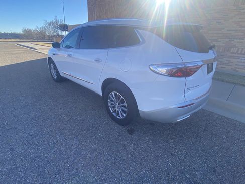Used 2024 Buick Enclave Premium image 5