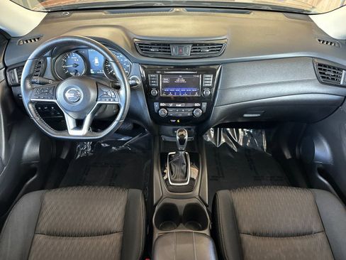 Used 2020 Nissan Rogue SV FWD image 17