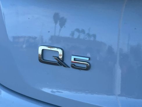 Used 2021 Audi Q5 Premium w/ Convenience Package image 7