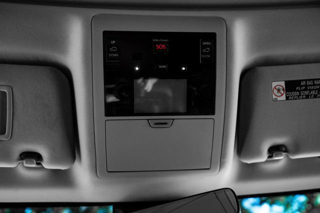 Used 2016 Lexus LX 570 4WD w/ Luxury Package image 32
