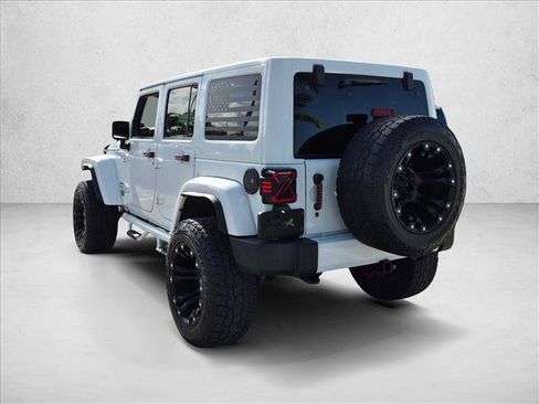 Used 2013 Jeep Wrangler Unlimited Sahara w/ Connectivity Group AWD/4WD image 7