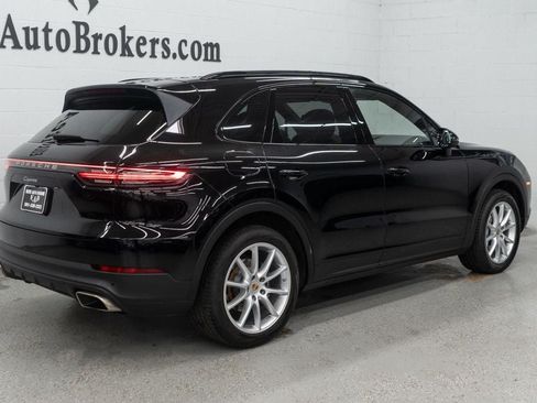 Used 2023 Porsche Cayenne AWD/4WD image 6