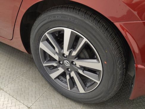 Used 2020 Nissan Versa SV FWD image 31