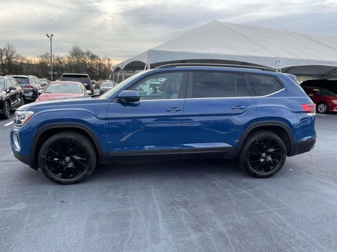 Certified 2025 Volkswagen Atlas SE w/ Panoramic Sunroof Package image 6