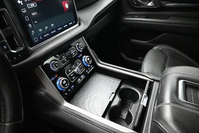 Used 2022 GMC Yukon Denali AWD/4WD image 9