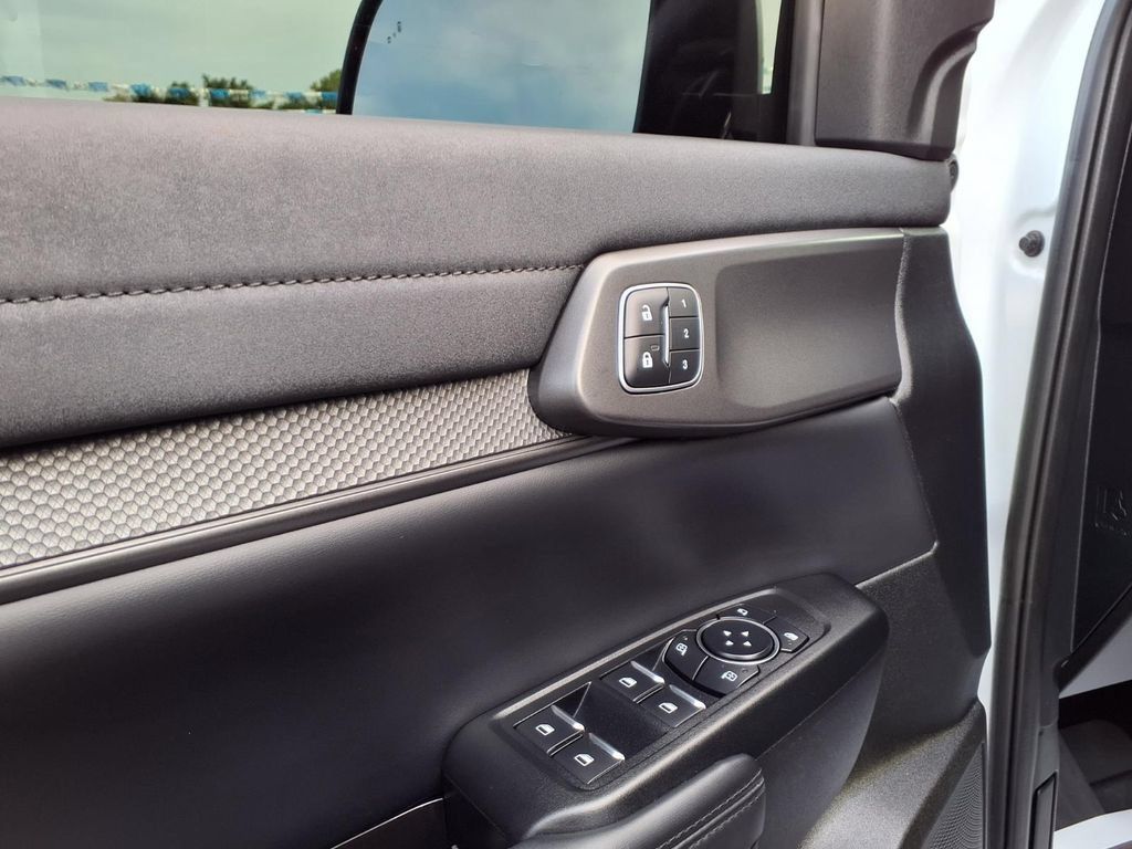 Used 2025 Ford Ranger Raptor AWD/4WD image 14