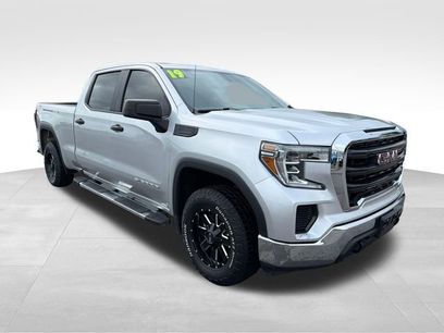Used 2019 GMC Sierra 1500 4x4 Crew Cab w/ Convenience Package