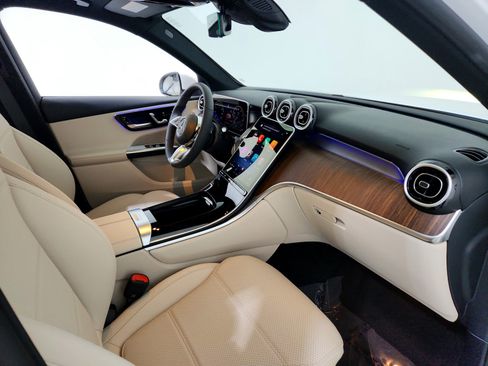 New 2026 Mercedes-Benz GLC 300 image 9