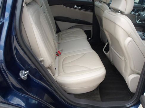 Used 2017 Lincoln MKX Reserve w/ Lincoln MKX Climate Package image 8